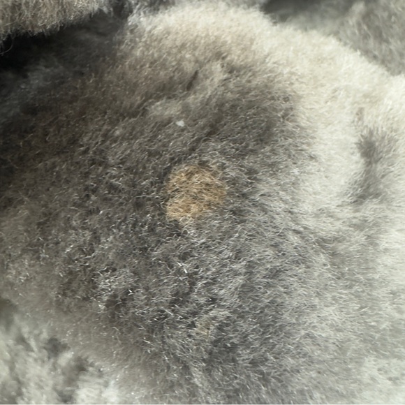 UGG Abela cris-cross grey furry sheepskin fluffy slippers sz 7 EUC - Picture 15 of 16